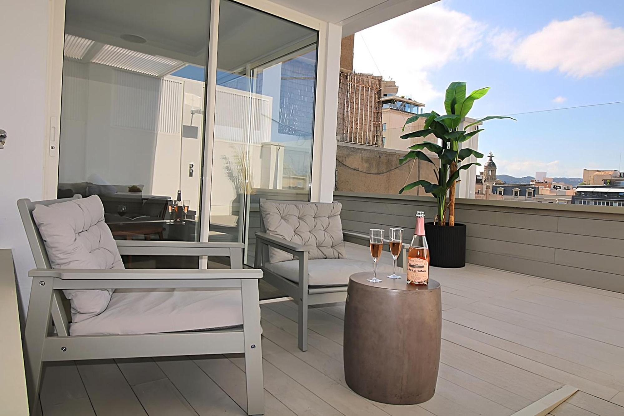 Our Penthouse With Jacuzzi Close To Paseo De Gracia * Barcelone