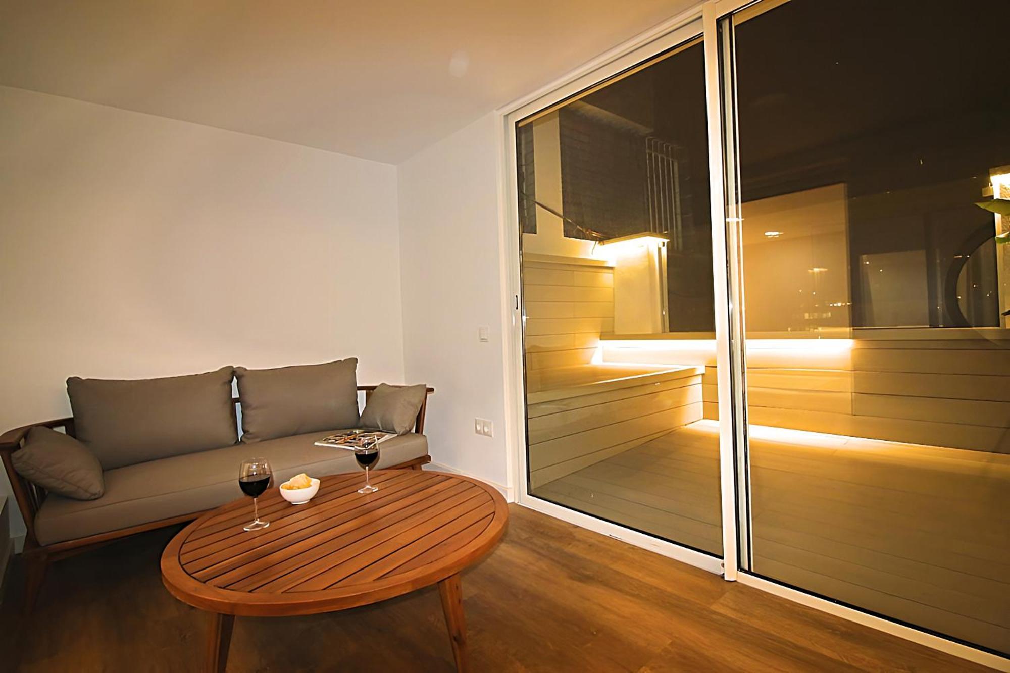 Appartement Our Penthouse With Jacuzzi Close To Paseo De Gracia Barcelone