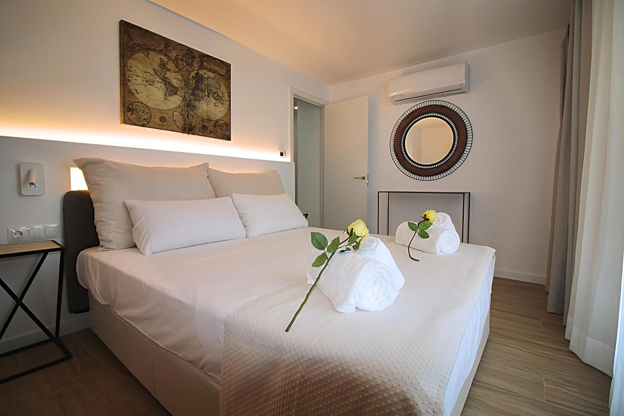 Our Penthouse With Jacuzzi Close To Paseo De Gracia *