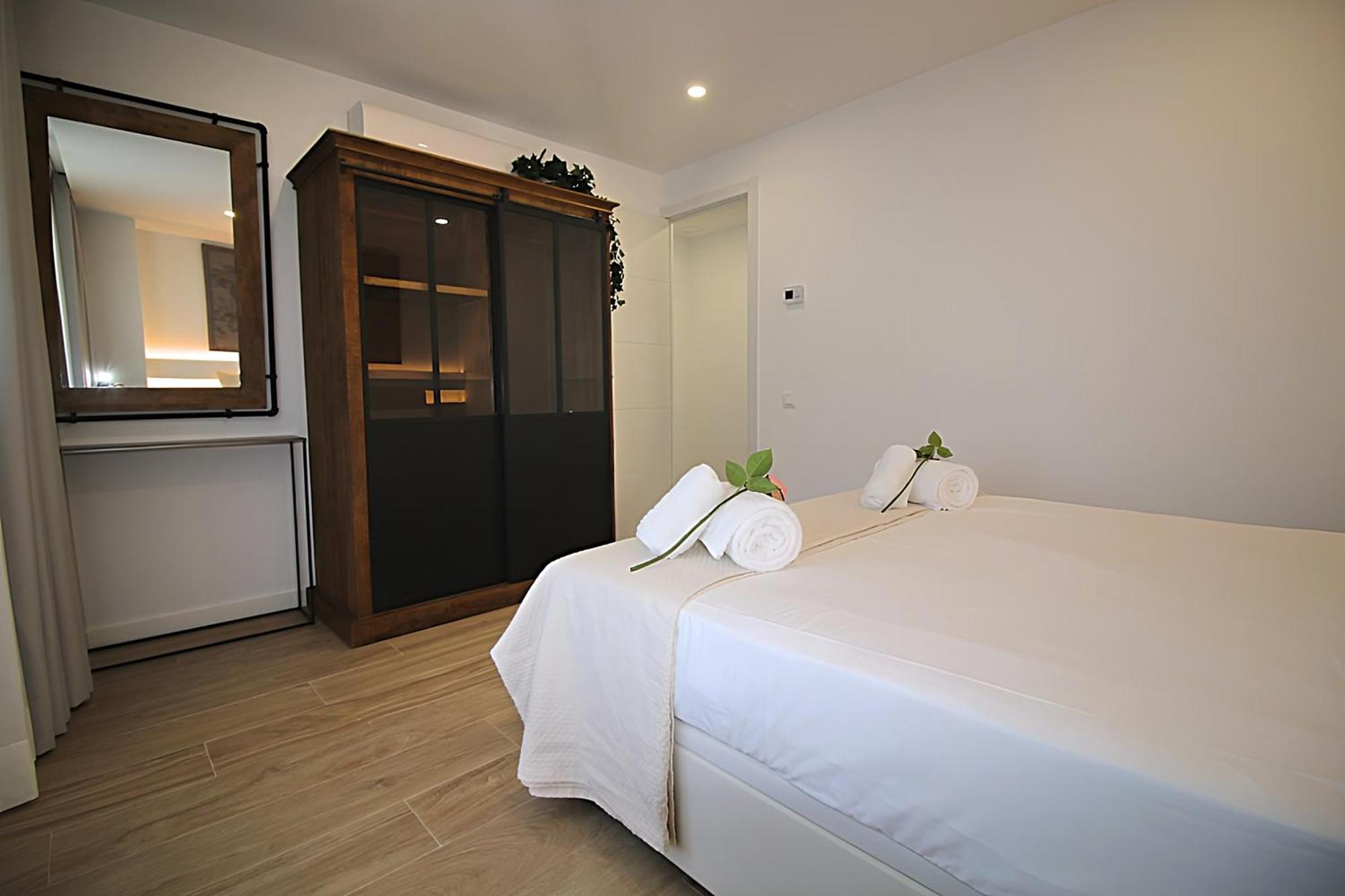 Our Penthouse With Jacuzzi Close To Paseo De Gracia Appartement *